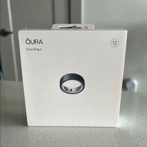 Brand New Oura Ring 4 in Metallic Gray